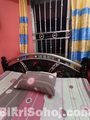 ব্যবহৃত ডাবল খাট বিক্রি হবে